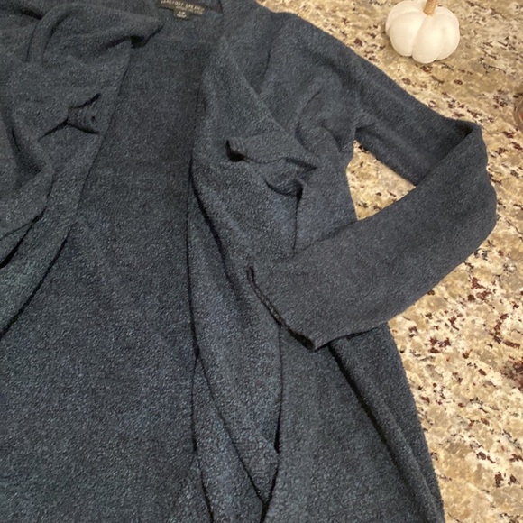 Barefoot Dreams CozyChic Lite® Island Wrap open front cardigan - Picture 7 of 10